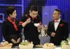 Lee Chong Wei enjoying some foods during the show.