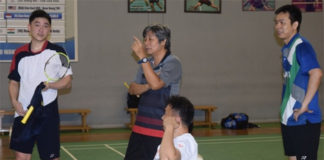 Tan Boon Heong (left) receives coaching lessons from Indonesia's legendary men's doubles coach Herry Iman Pierngadi (middle) during his partnership with Hendra Setiawan (right).