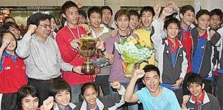 Mak Hee Chun (holding the trophy) and Teo Kok Siang (holding the flowers) win both Asian and world junior titles in 2008.