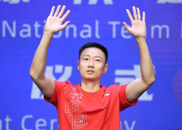 Zhang Nan shows his appreciation to the fans. (Photo: Weibo)