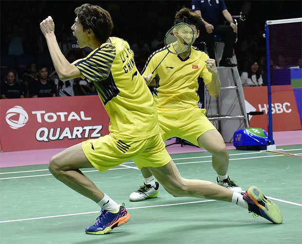 Liu Yuchen/Li Junhui are ecstatic after their come from behind win over Keigo Sonoda/Yuta Watanabe. (photo: AP)