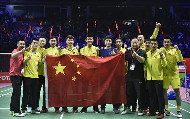 The Chinese shuttlers celebrate their country's 10th Thomas Cup title. (photo: AP)