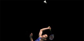 Lee Chong Wei returns a shot at the 2016 Indonesia Open. (photo: GettyImages)