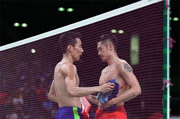 The end of Lee Chong Wei (L) - Lin Dan rivalry era. (photo: AFP)