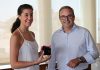 Organizer in Ibiza presents the two-time world champion Carolina Marin with a gift.