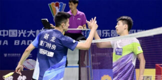 Chen Long (L) thanks Lin Guipu after Wednesday's 2020 China Badminton Super League (CBSL) match. (photo: CBSL)