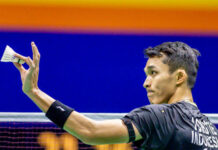 Jonatan Christie survives a spirited challenge from Ng Tze Yong in the 2023 Hong Kong Open semi-finals. (photo: Eurasia/Getty Images)