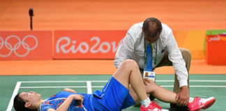 This was the injury that pretty much ended Li Xuerui's badminton career. (photo: AFP)