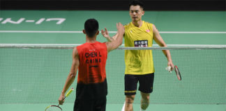 Lin Dan thanks Chen Long after the Fuzhou China Open first round match. (photo: Xinhua)