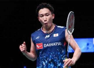 Kento Momota advances to the 2023 Korea Masters semi-finals. (photo: Shi Tang/Getty Images)