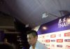 Lee Chong Wei talks to media after his second round match. (photo: Weibo)