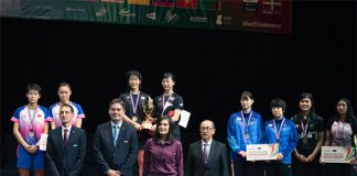 Sayaka Hobara/Nami Matsuyama and the World Junior Championships silver and bronze medalists. (photo: BWF)